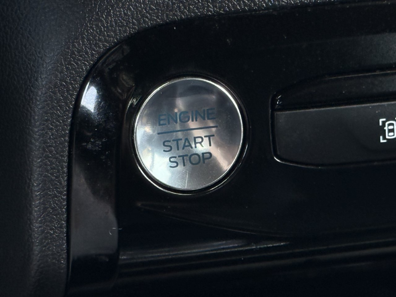 Certified 2023 Ford Escape ST-Line w/ Tech Pack #1 FWD image 19