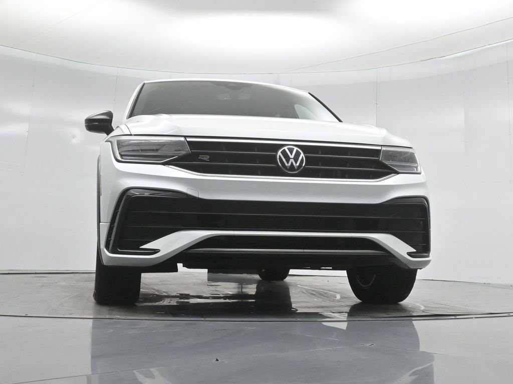 Used 2022 Volkswagen Tiguan SE R-Line image 31