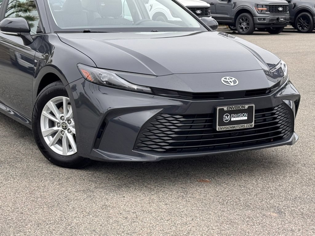 Used 2025 Toyota Camry LE FWD image 3