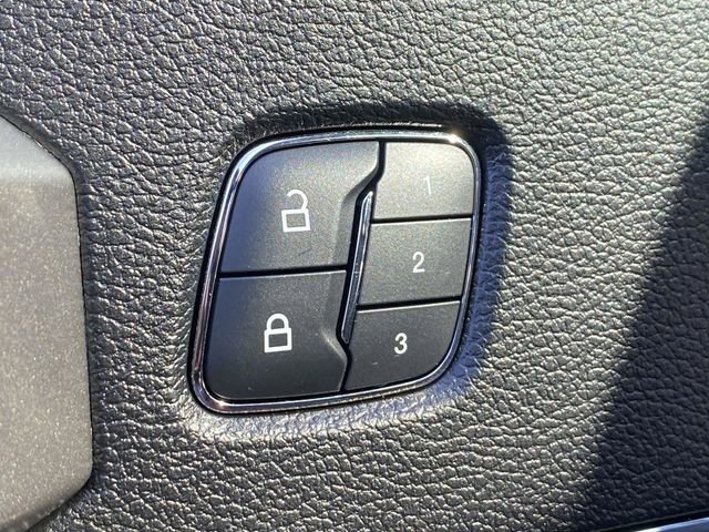 Certified 2018 Ford F150 Platinum w/ Equipment Group 701A Luxury image 21