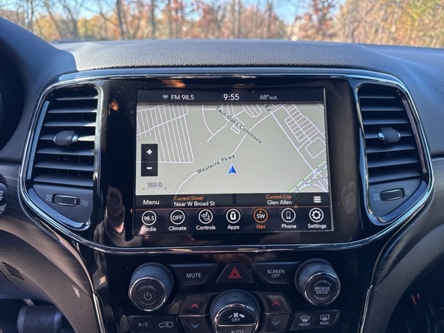 Used 2021 Jeep Grand Cherokee Laredo X image 18