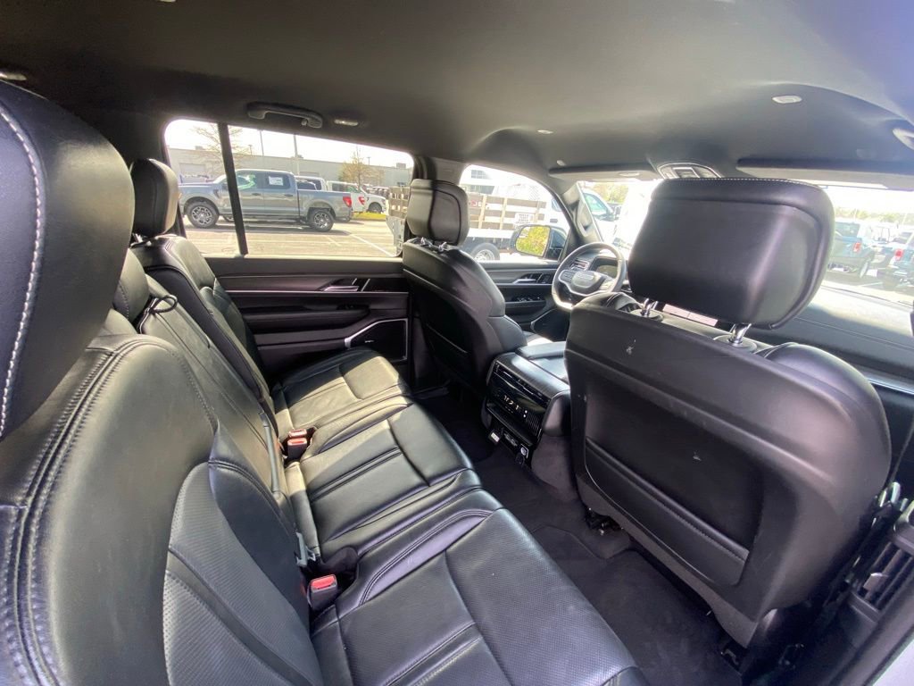 Used 2023 Jeep Wagoneer Series II image 28