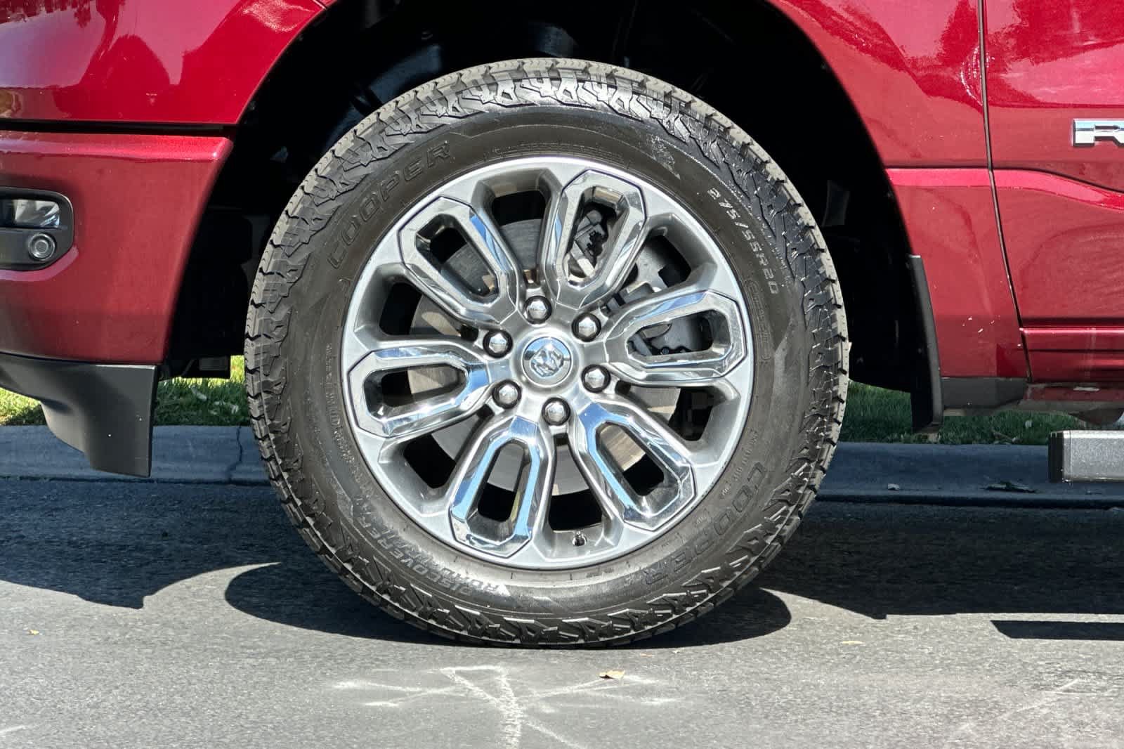 Used 2024 RAM 1500 Laramie AWD/4WD image 26