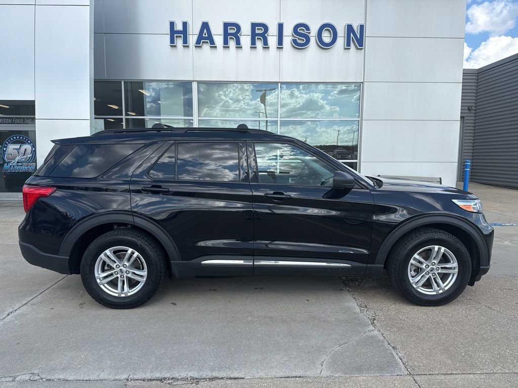 Certified 2022 Ford Explorer XLT w/ Equipment Group 202A AWD/4WD image 6