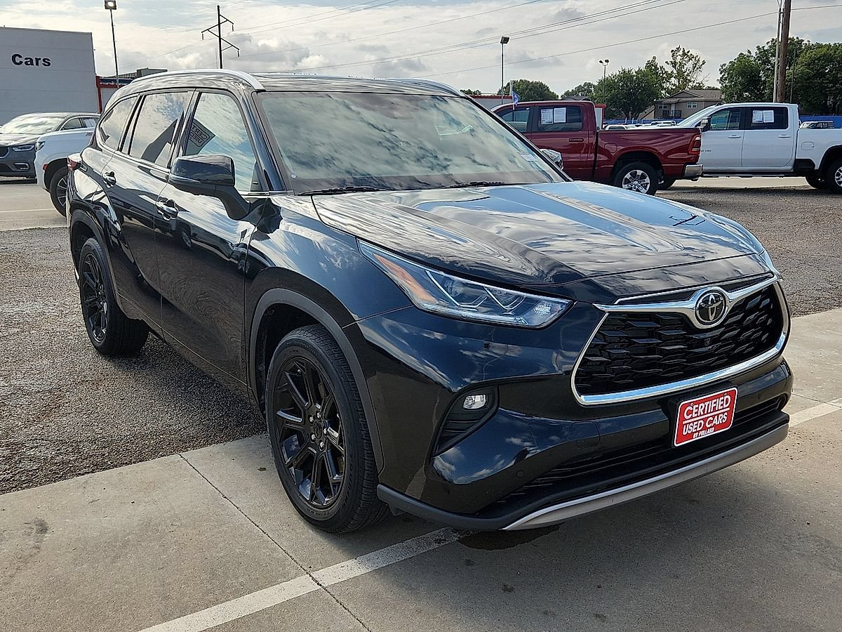Used 2024 Toyota Highlander Platinum FWD image 4