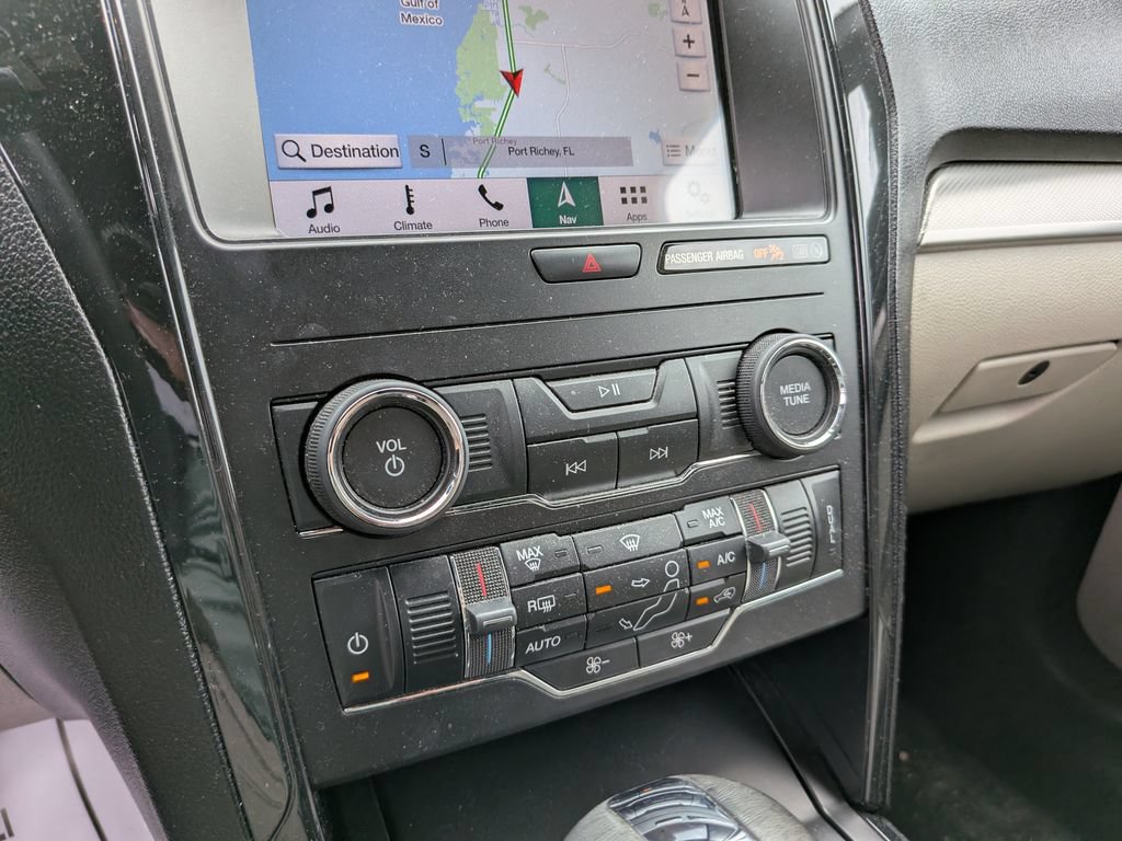 Certified 2019 Ford Explorer XLT w/ Equipment Group 201A FWD image 22