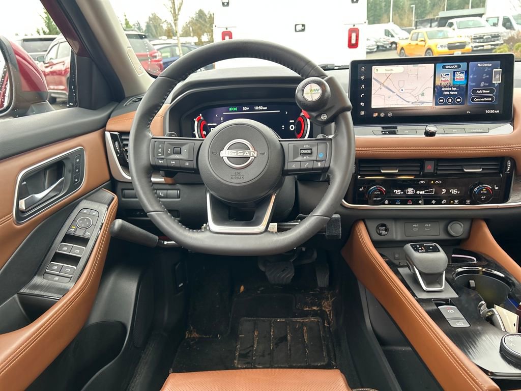 Used 2024 Nissan Rogue Platinum w/ Platinum Premium Package image 8