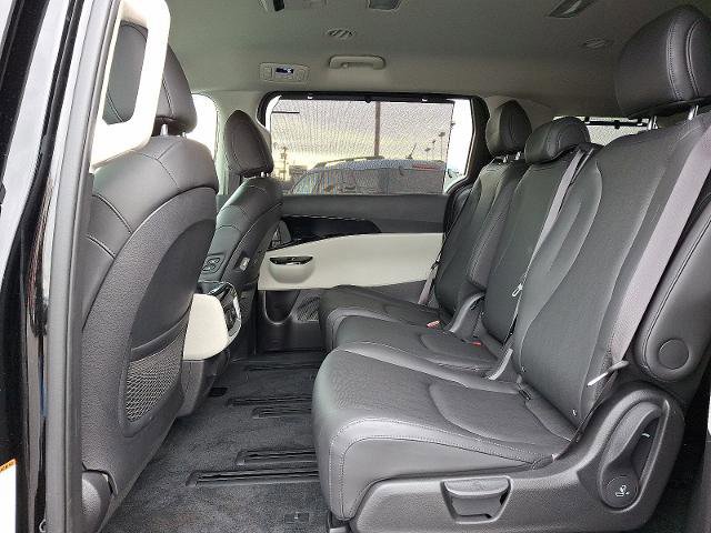 Used 2024 Kia Carnival SX image 8