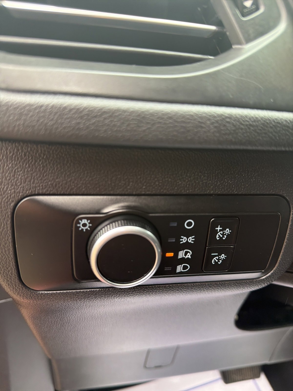 Certified 2025 Ford Escape Active w/ Cold Weather Package image 18