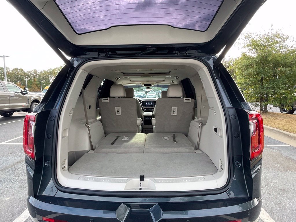 Used 2021 GMC Acadia Denali w/ Denali Technology Package FWD image 32