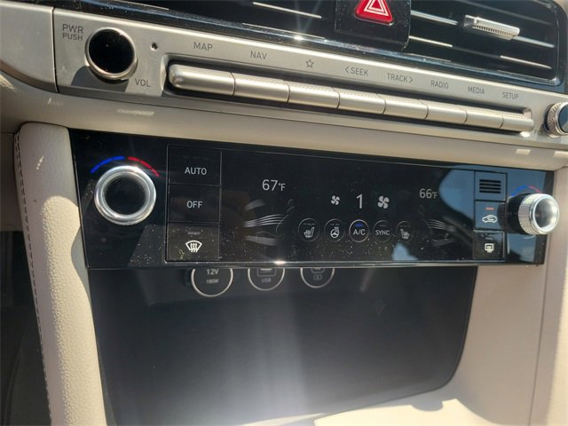 Used 2024 Genesis G70 2.5T image 27