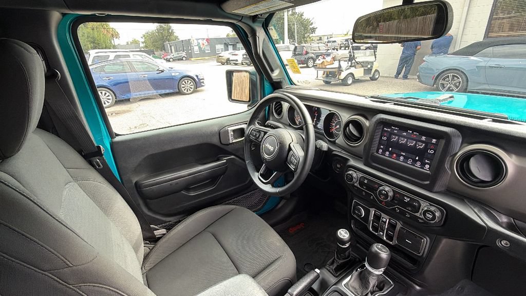 Used 2020 Jeep Wrangler Unlimited Sport AWD/4WD image 29