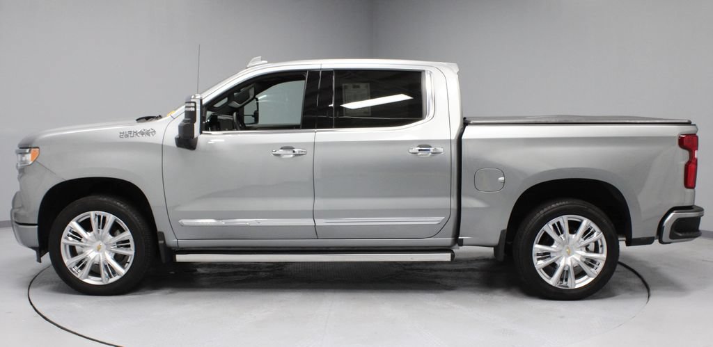 Used 2025 Chevrolet Silverado 1500 High Country w/ High Country Premium Package AWD/4WD image 8