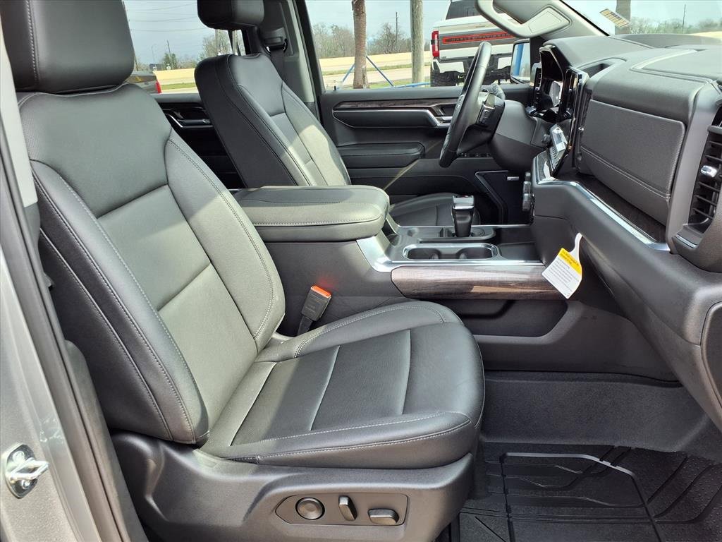 Used 2023 Chevrolet Silverado 1500 LTZ w/ LTZ Premium Package image 28