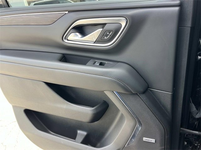 Used 2024 Chevrolet Suburban LT image 19