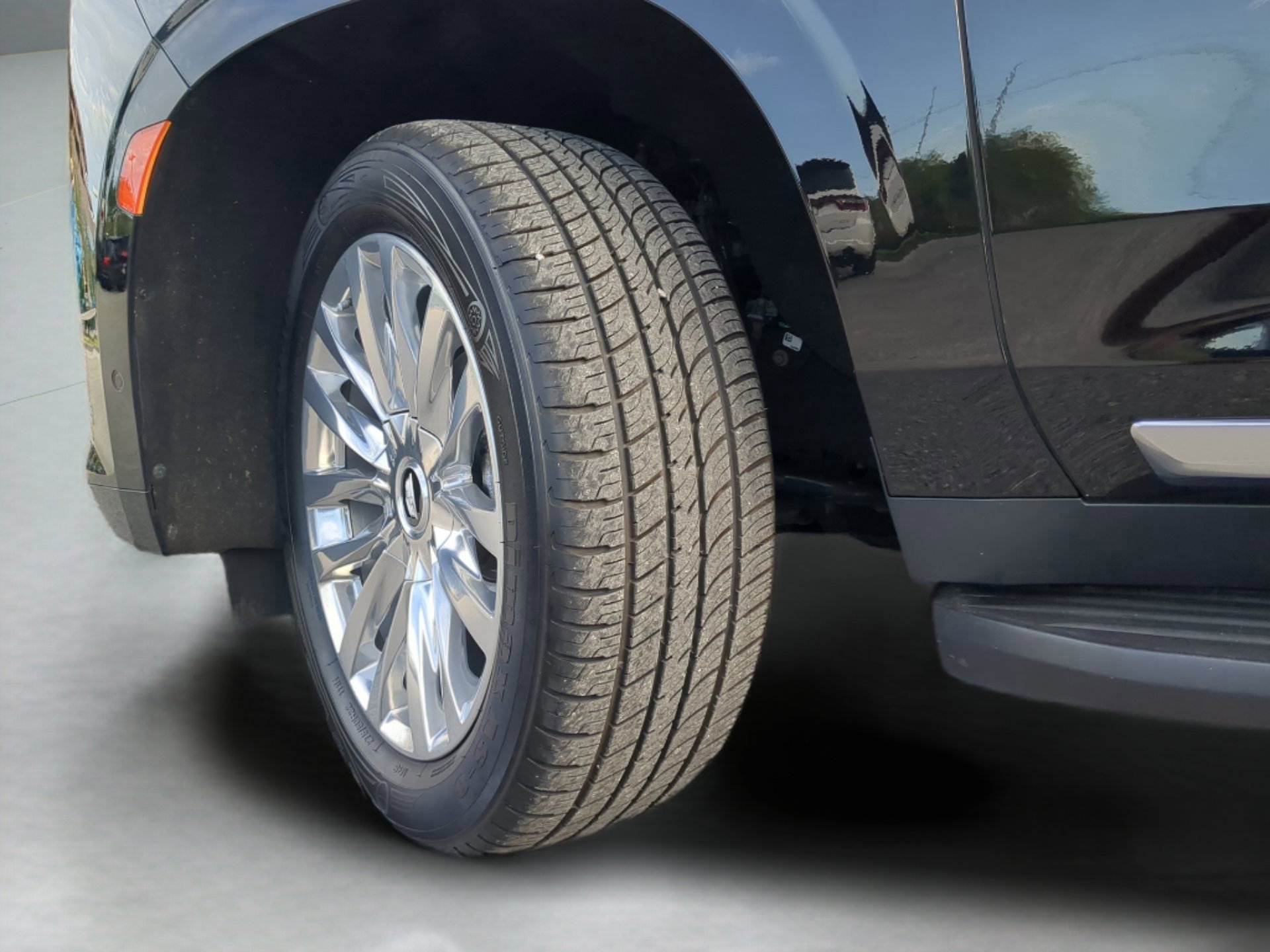 Used 2021 Cadillac Escalade ESV Premium Luxury AWD/4WD image 76