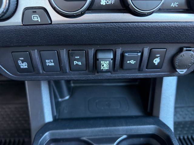 Used 2020 Toyota Tacoma Limited AWD/4WD image 31