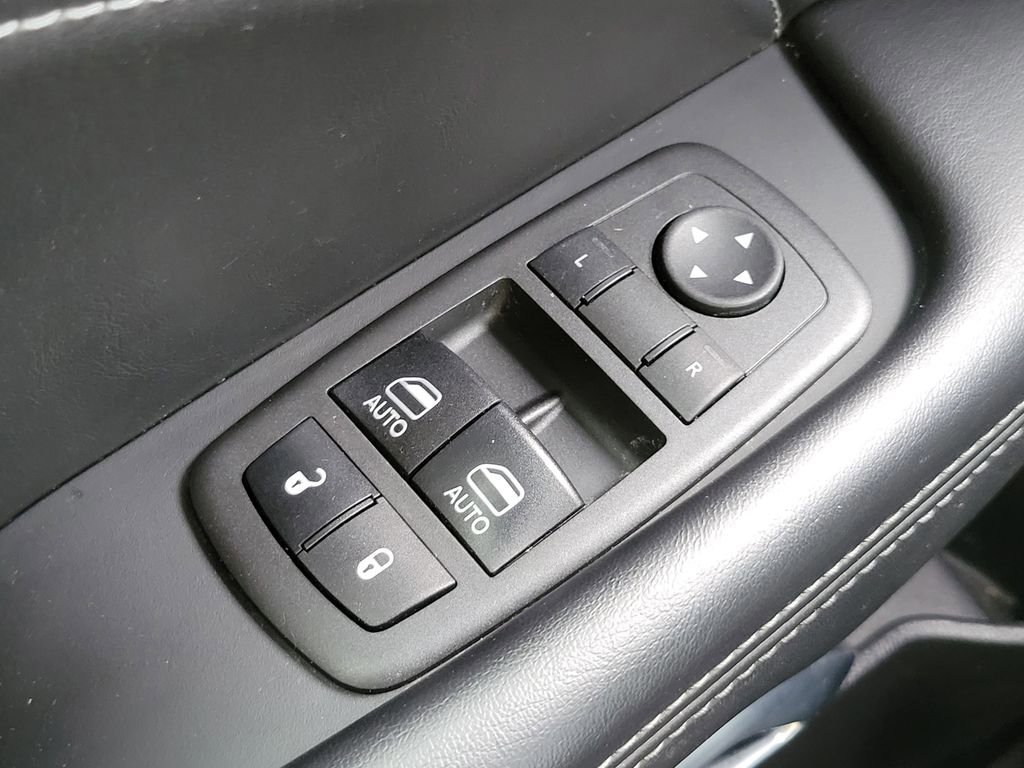 Used 2022 Dodge Challenger SXT w/ Plus Package image 22