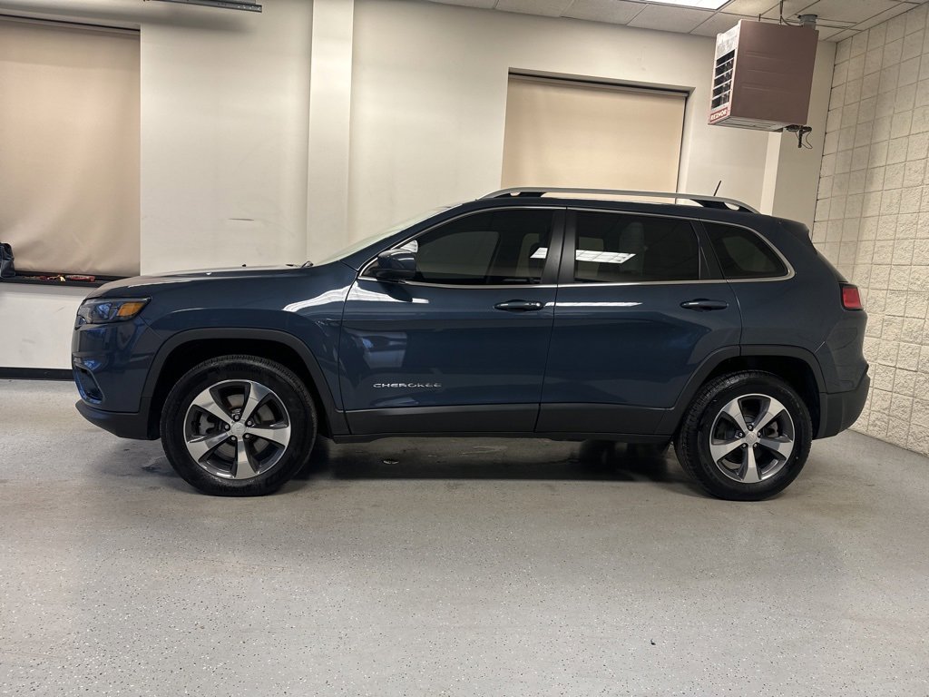 Used 2020 Jeep Cherokee Limited image 37