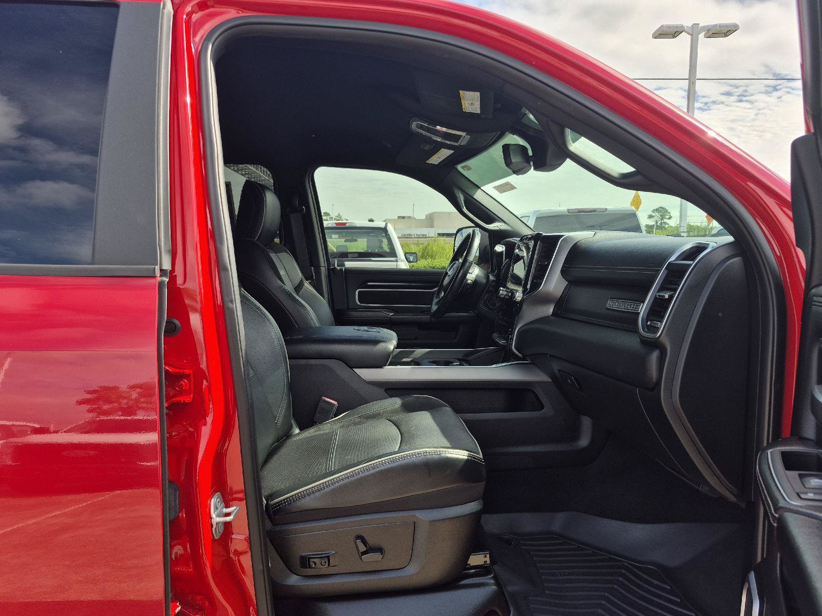 Used 2021 RAM 2500 Laramie w/ Night Edition AWD/4WD image 10