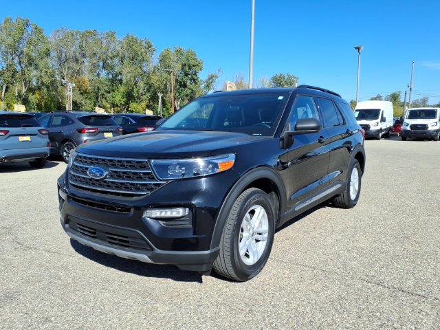 Certified 2023 Ford Explorer XLT w/ Equipment Group 202A AWD/4WD image 3