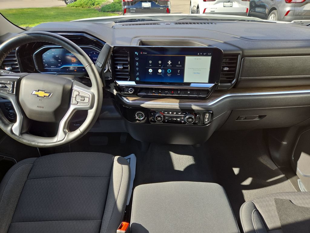 Used 2024 Chevrolet Silverado 1500 LT AWD/4WD image 26