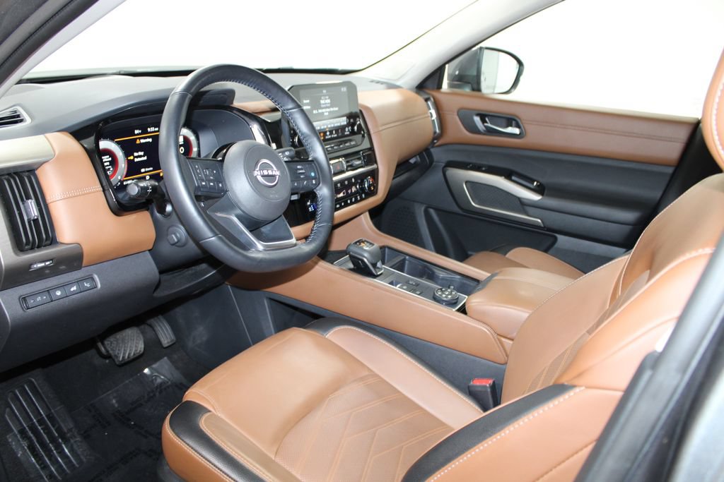 Used 2023 Nissan Pathfinder Platinum AWD/4WD image 15