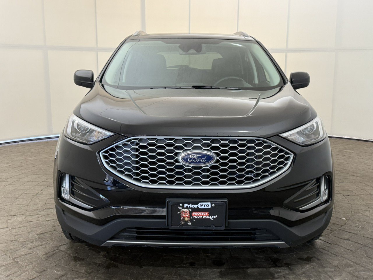 Certified 2023 Ford Edge SEL w/ Convenience Package AWD/4WD image 2
