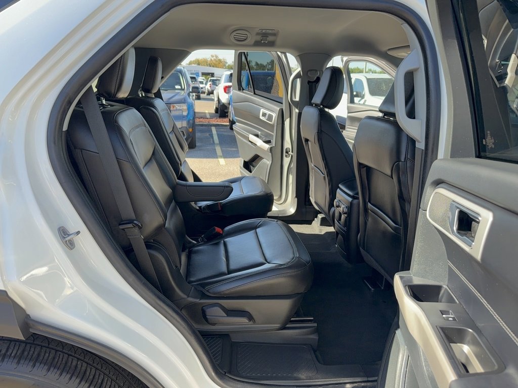 Certified 2022 Ford Explorer XLT w/ Equipment Group 202A image 15