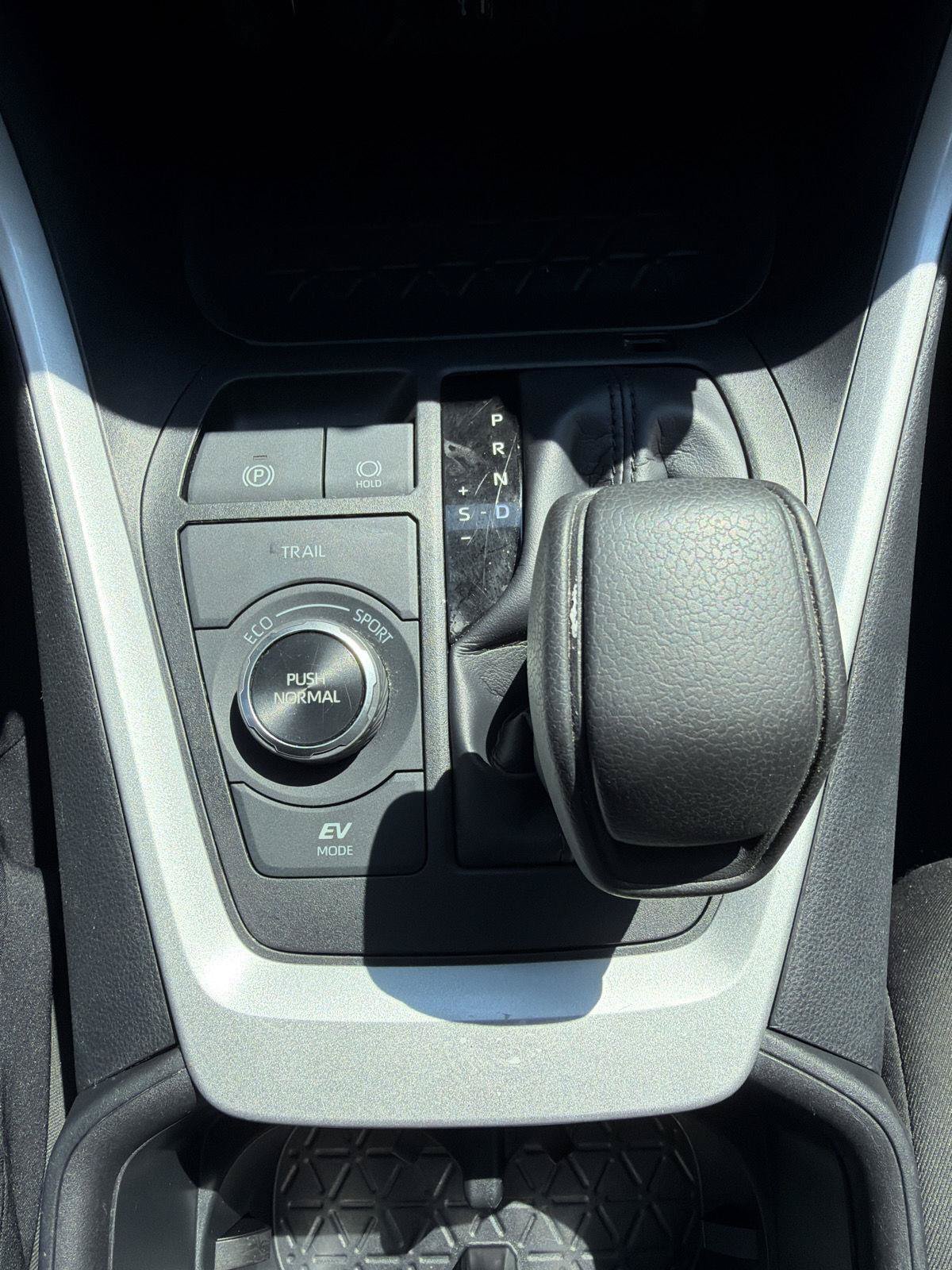 Used 2025 Toyota RAV4 XLE AWD/4WD image 24