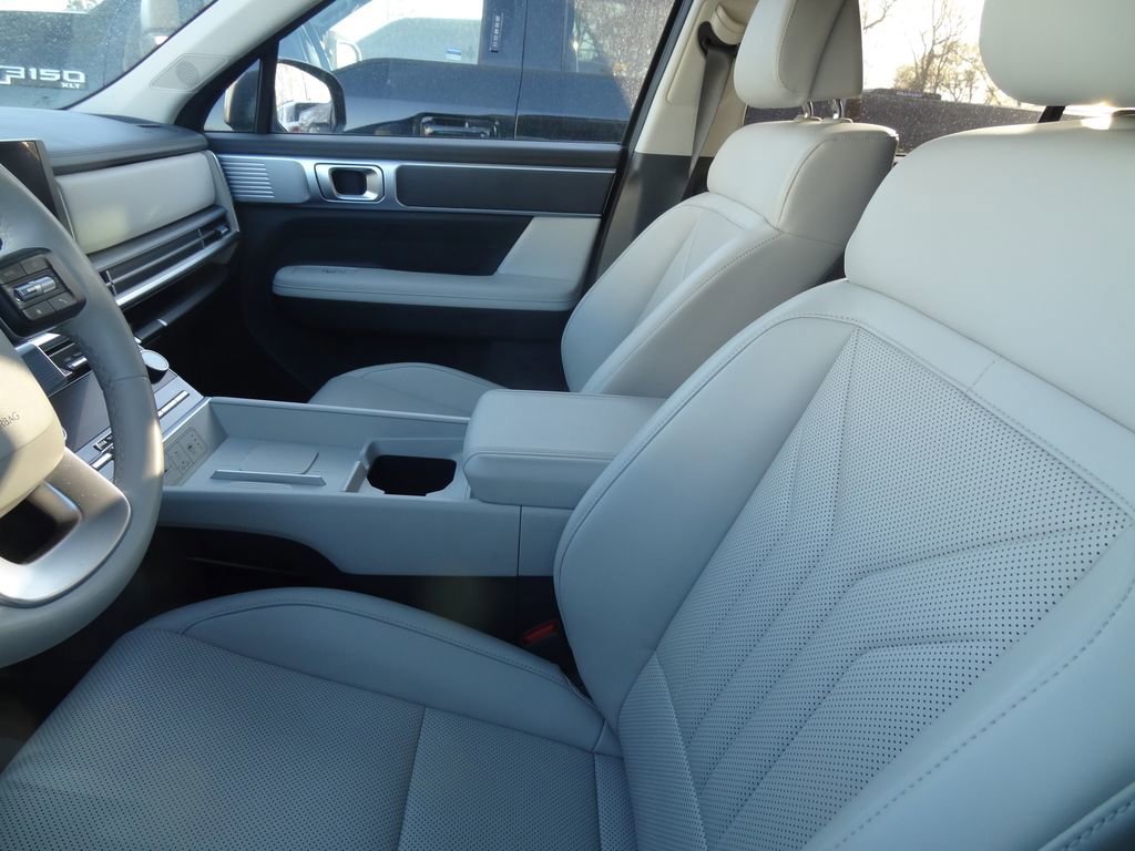 Used 2025 Hyundai Santa Fe SEL image 5