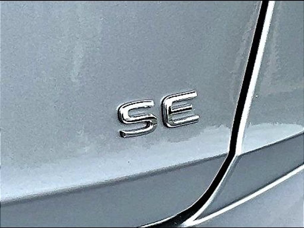 Used 2024 Volkswagen Jetta SE FWD image 28