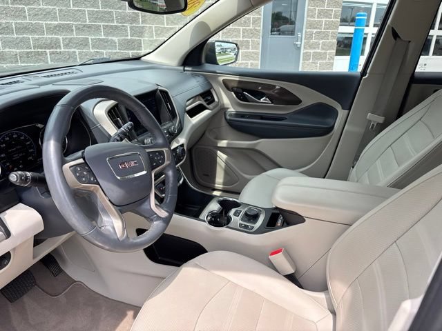 Used 2023 GMC Terrain Denali w/ Denali Premium Package AWD/4WD image 18