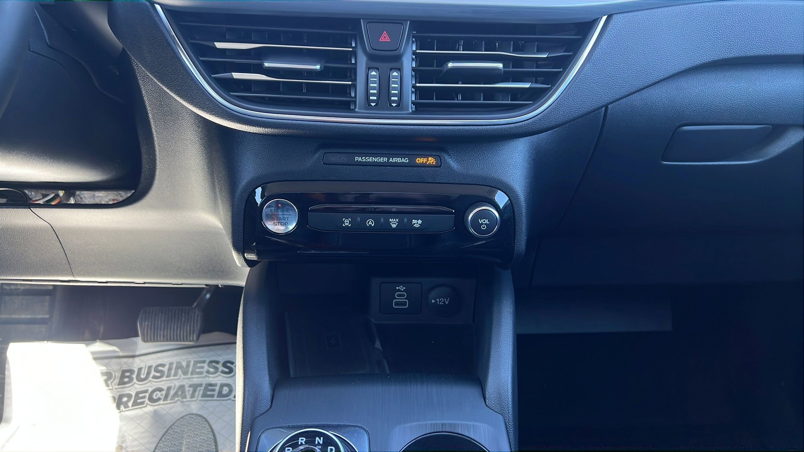 Certified 2025 Ford Escape Platinum AWD/4WD image 23
