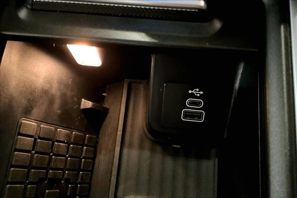 Certified 2025 Ford Expedition Active image 28