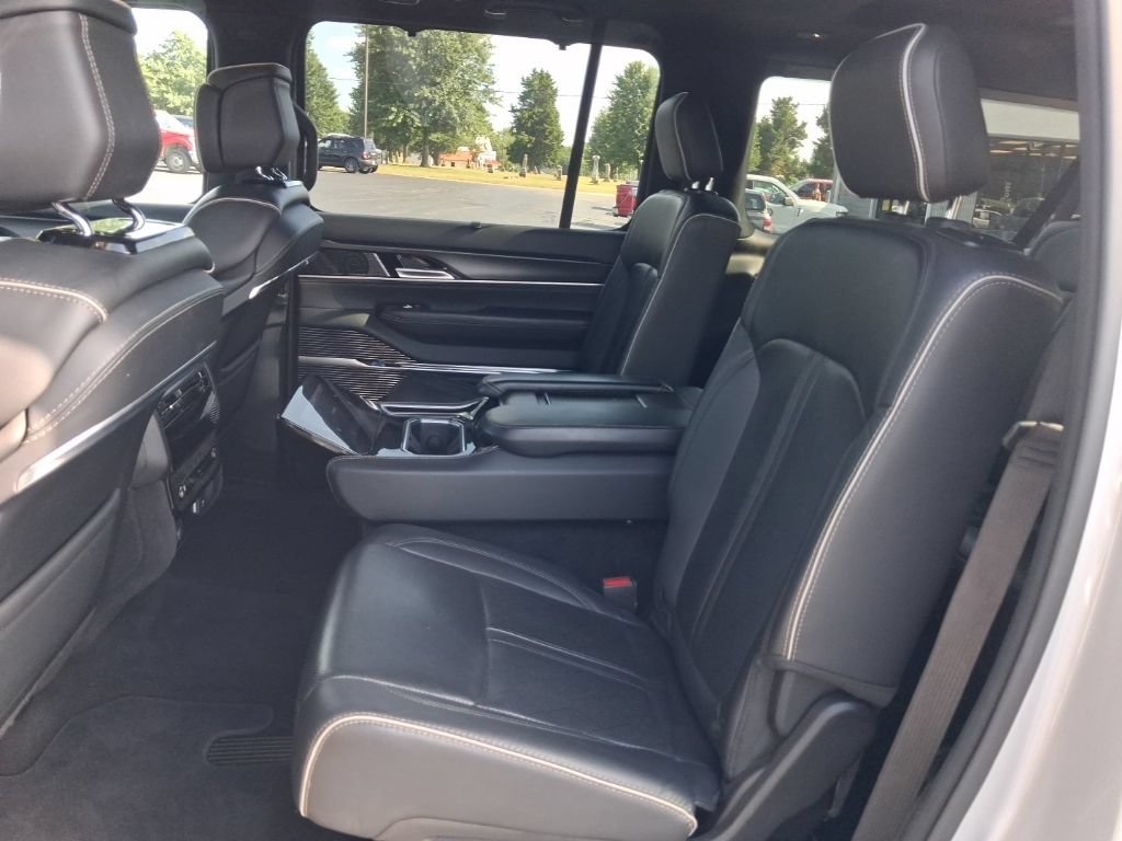 Used 2024 Jeep Grand Wagoneer L Series II w/ Quick Order Packagew 28T AWD/4WD image 19