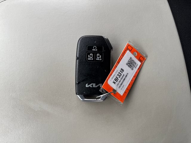 Used 2022 Kia Carnival LX FWD image 28