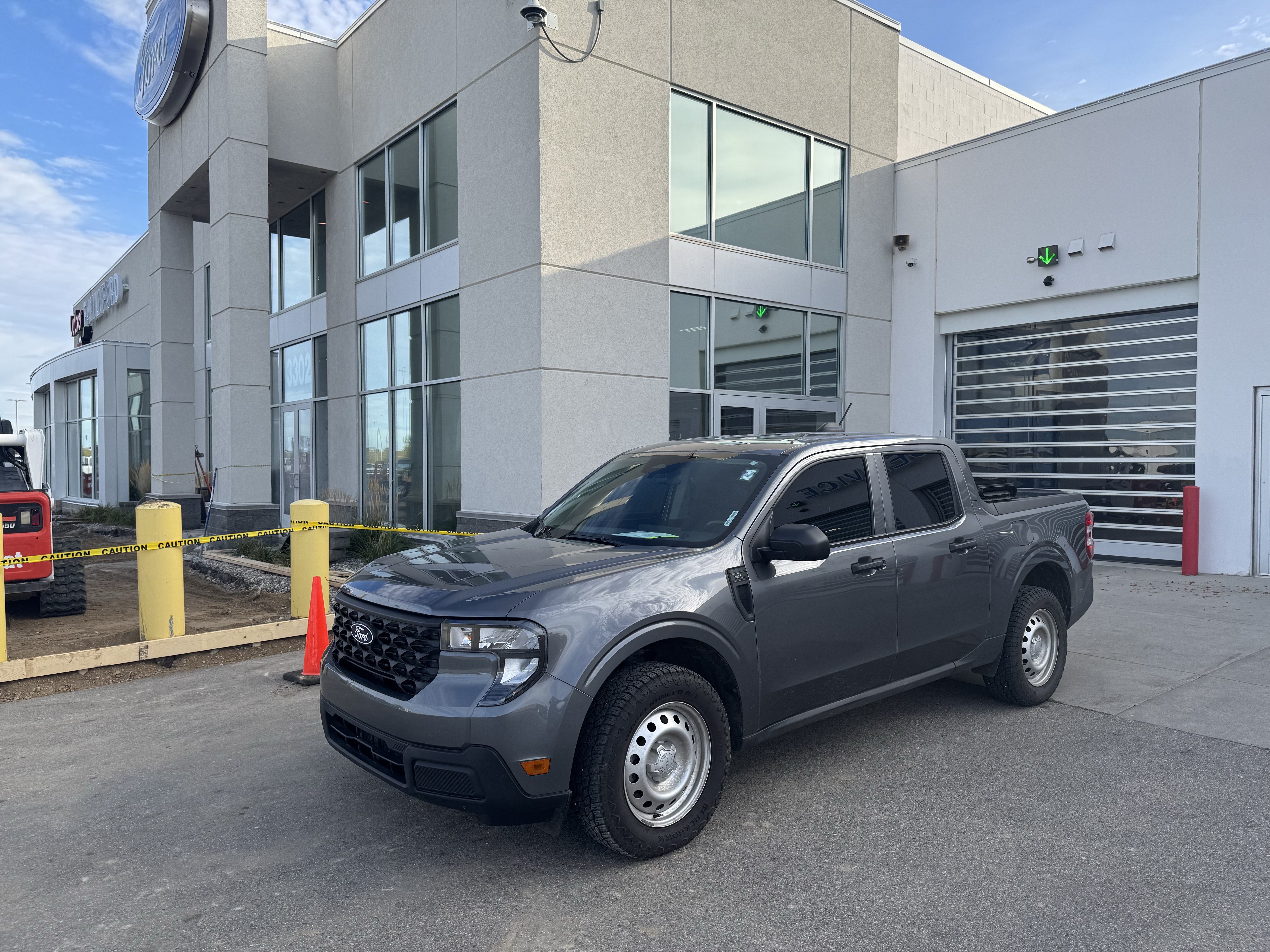 Certified 2025 Ford Maverick XL w/ Equipment Group 101A AWD/4WD image 3