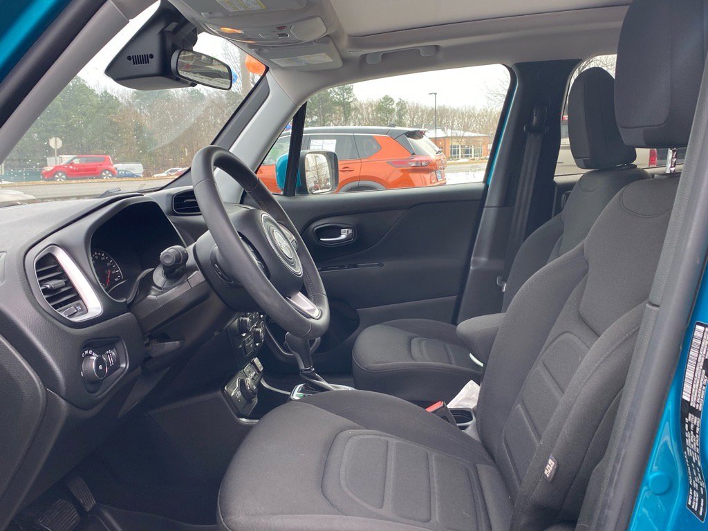 Used 2021 Jeep Renegade Latitude w/ Luxury Group I image 14