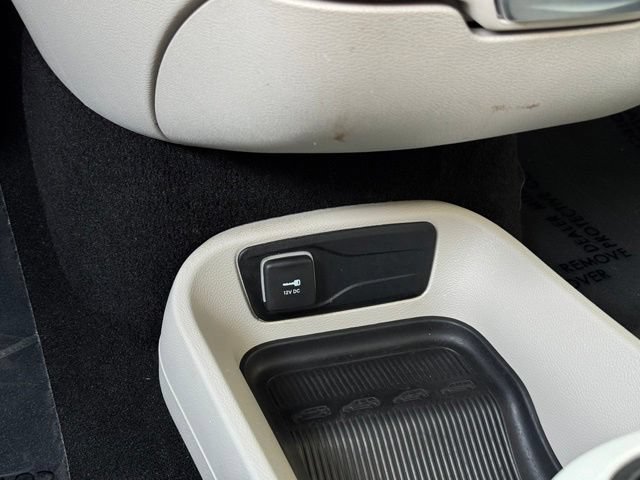 Used 2023 Chrysler Pacifica Touring-L FWD image 19