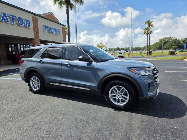 Certified 2025 Ford Explorer Active w/ Active Comfort Package RWD image 2