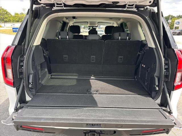 Certified 2025 Ford Expedition Active RWD image 28
