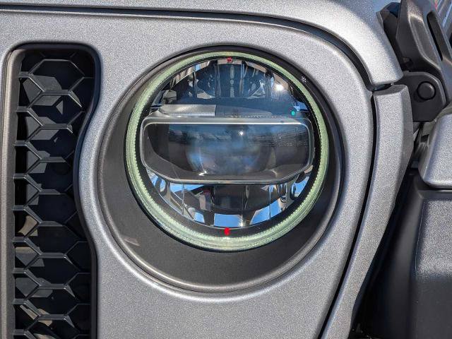 Used 2020 Jeep Gladiator Rubicon w/ Uconnect 4C Nav & Sound Group AWD/4WD image 10