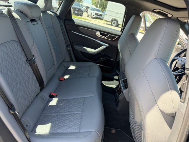Used 2025 Audi S6 Premium Plus w/ Premium Plus Package AWD/4WD image 35
