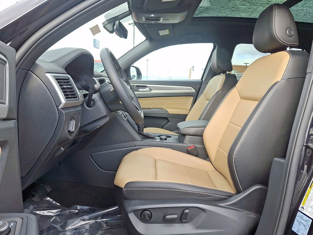 Used 2021 Volkswagen Atlas Cross Sport SE image 13