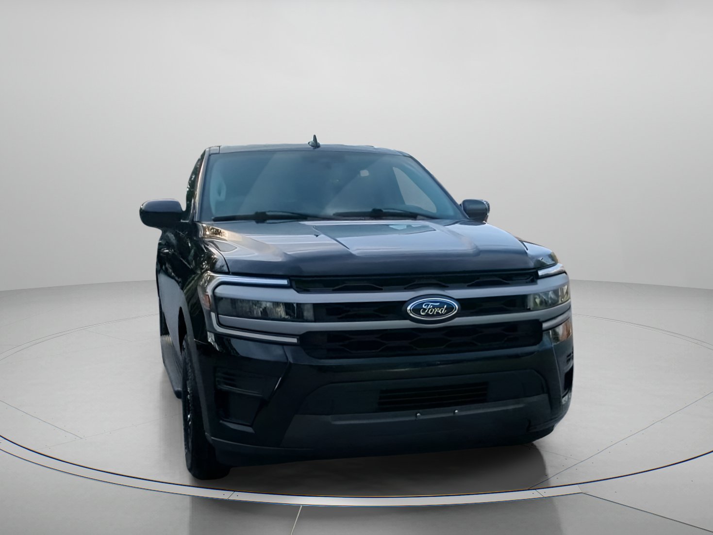 Certified 2024 Ford Expedition XLT RWD image 5