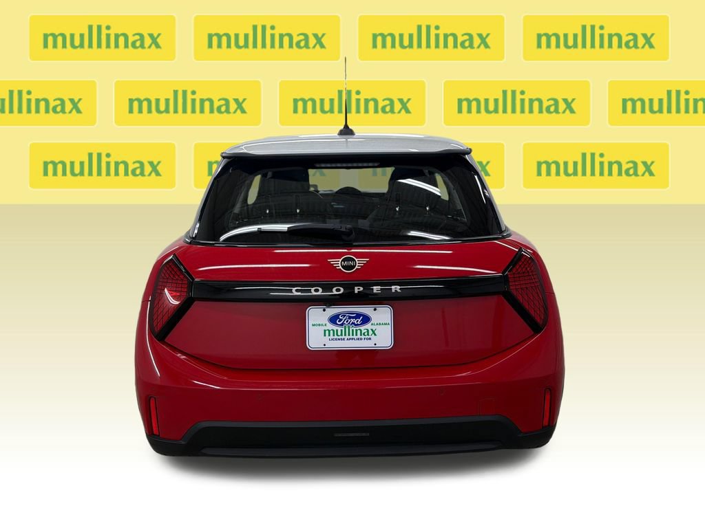 Used 2025 MINI Cooper 2-Door Hardtop FWD image 7
