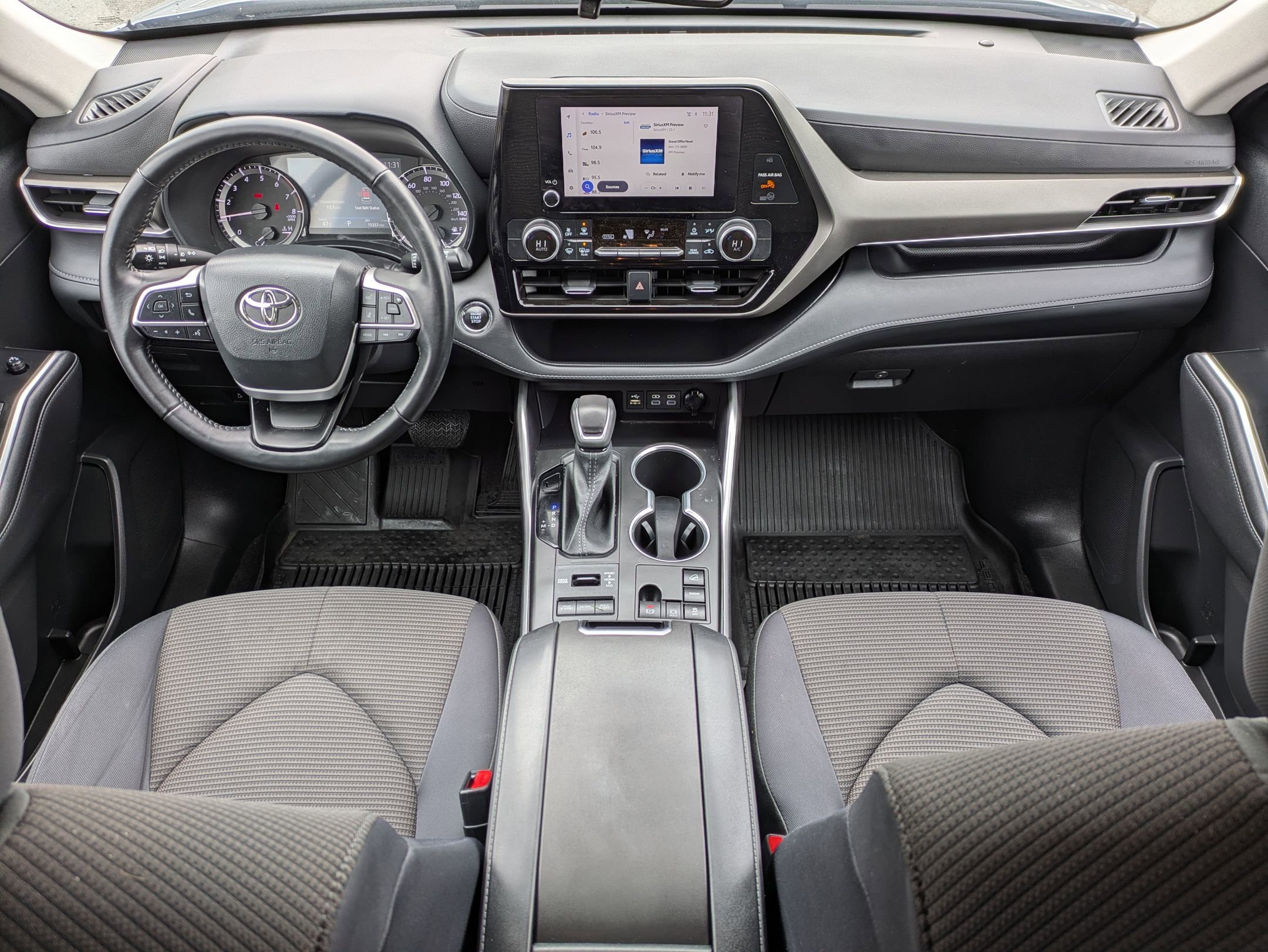 Used 2023 Toyota Highlander LE AWD/4WD image 15