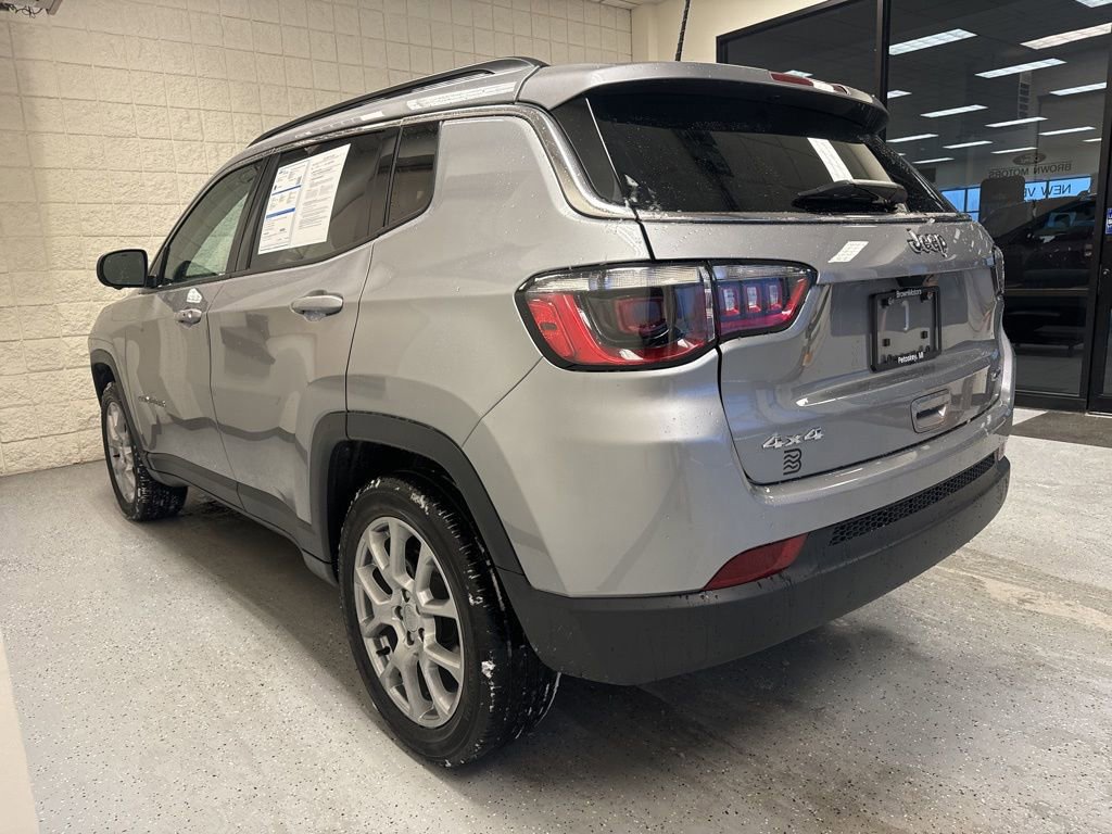 Used 2022 Jeep Compass Latitude image 9