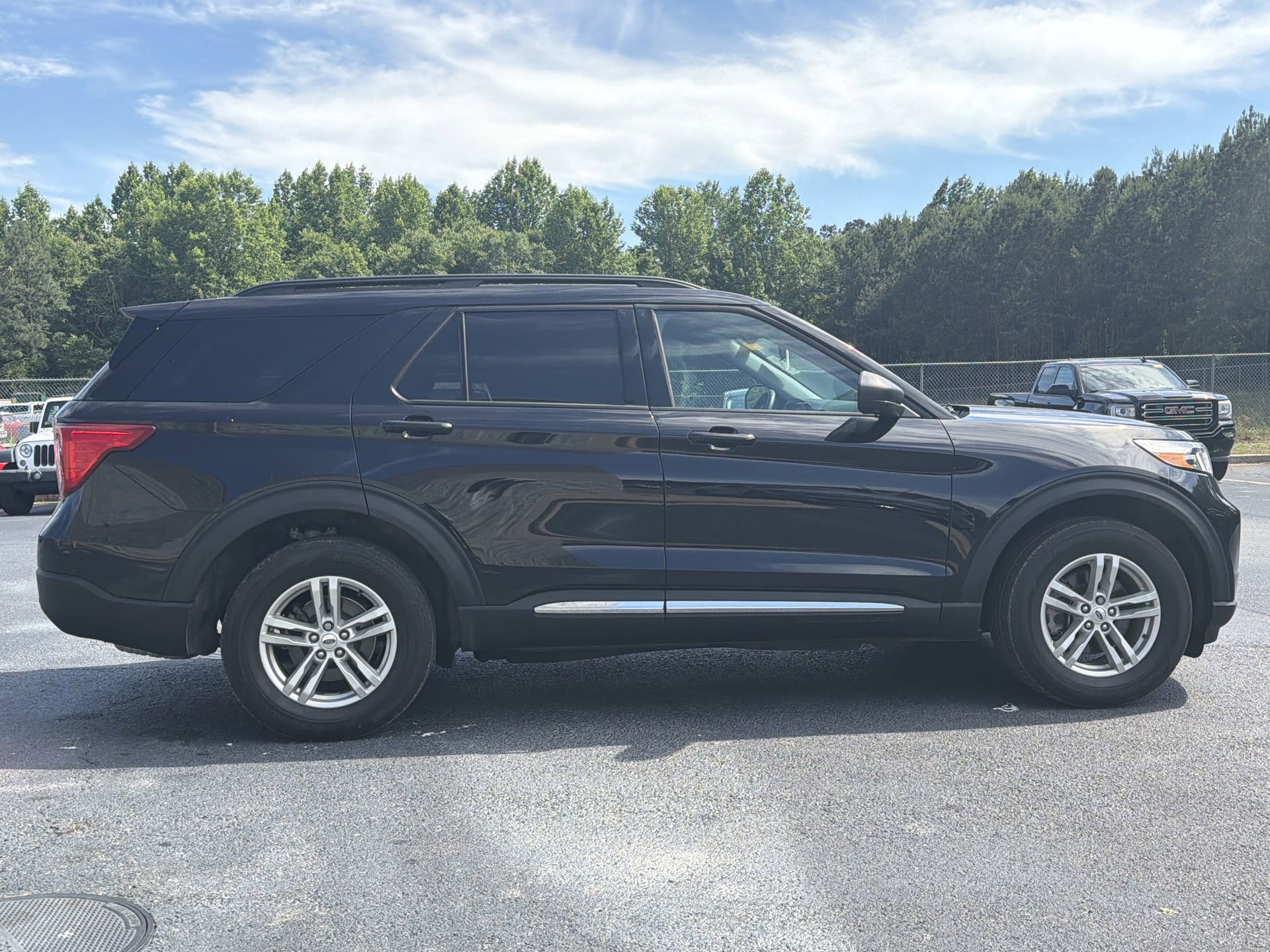 Certified 2023 Ford Explorer XLT AWD/4WD image 10